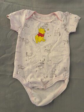 Disney Winnie the Pooh Baby Bodysuit Pink Size 6–9 Months SKU031